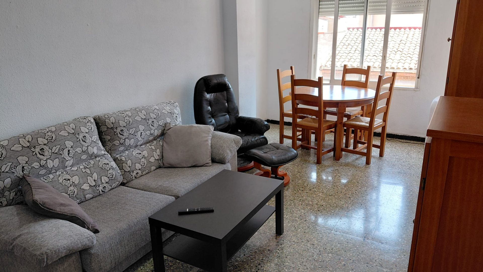 Sala de estar de Piso de alquiler en  Zaragoza Capital con Aire acondicionado, Calefacción y Amueblado