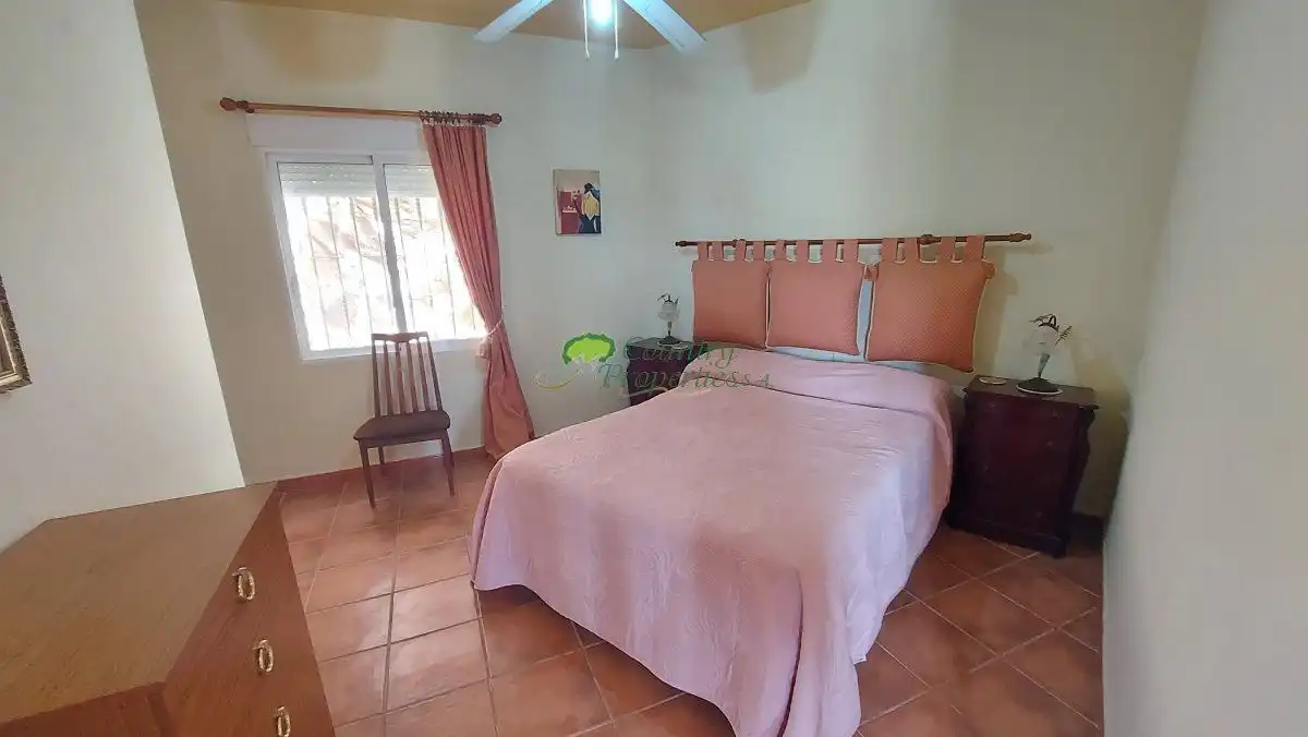 Habitación de Finca rústica en venta en Vélez-Málaga con Aire acondicionado, Terraza y Trastero