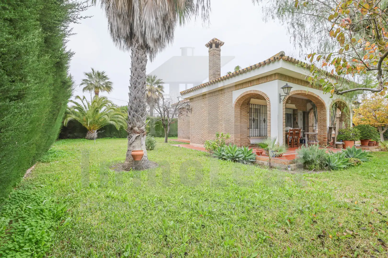 Garden of Houses for sale in Espartinas  with Air Conditioner, Heating and Private garden