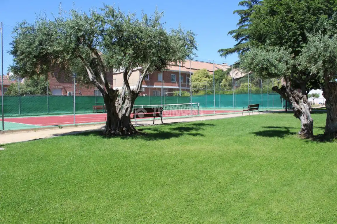 Jardín de Piso en venta en Azuqueca de Henares con Aire acondicionado, Calefacción y Piscina comunitaria