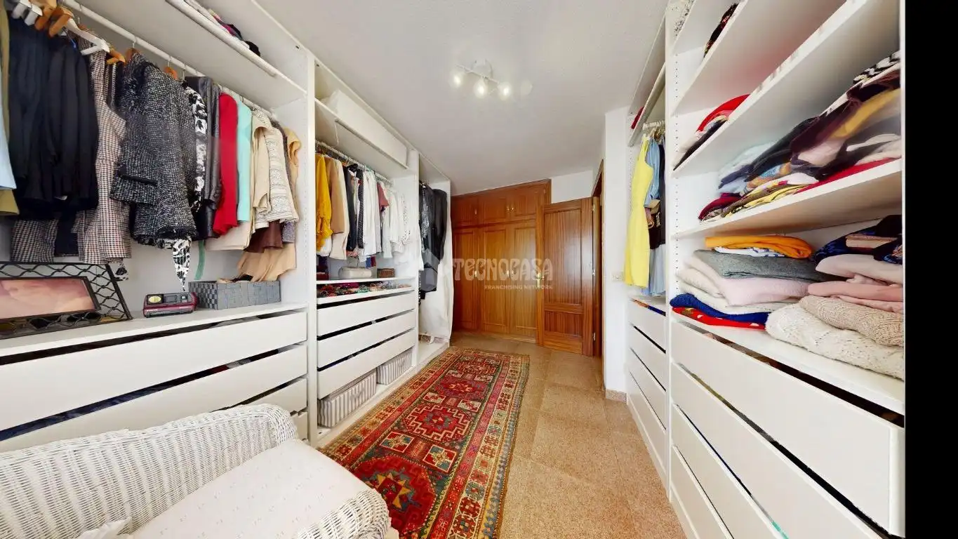 Habitación de Casa adosada en venta en Horche con Calefacción, Terraza y Balcón