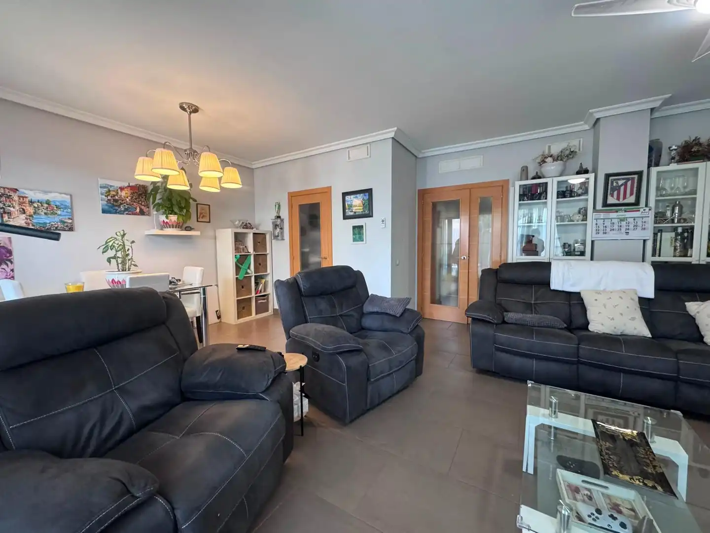Sala de estar de Casa adosada en venta en Yebes con Calefacción, Balcón y Piscina comunitaria