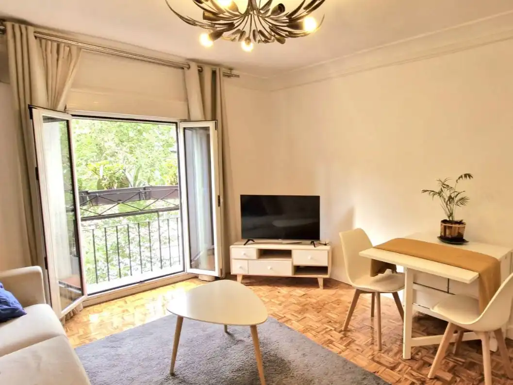 Sala de estar de Piso para compartir en Madrid con Calefacción, Parquet y Amueblado