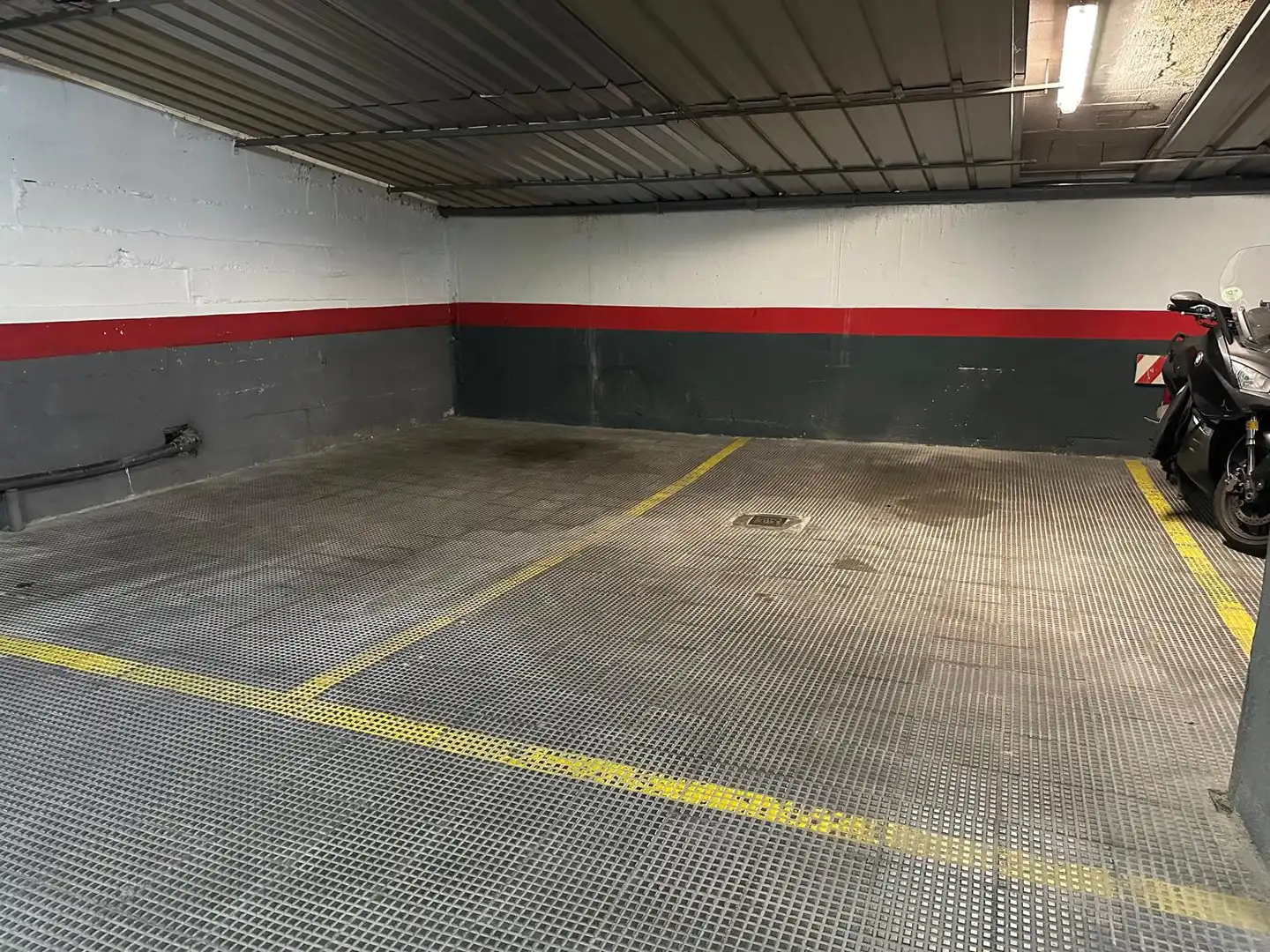 Parking of Flat for sale in Madrid  with Parquet flooring, Terrace and Storage room