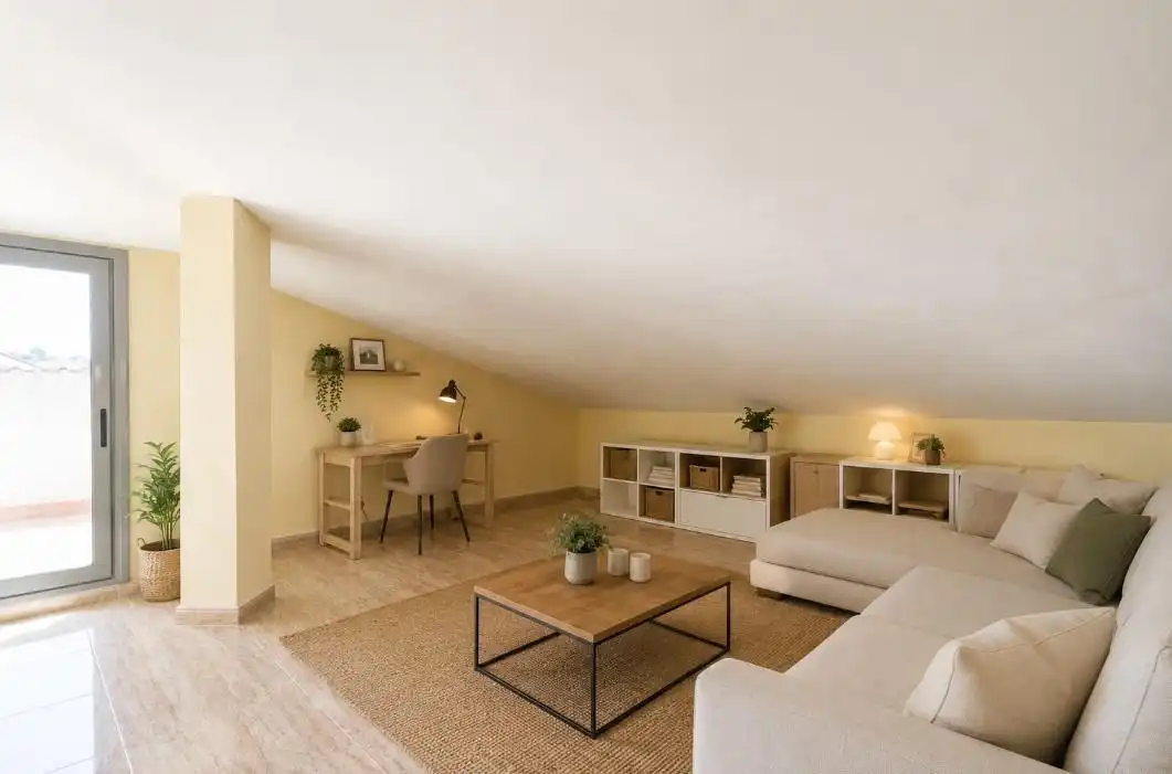 Sala d'estar de Casa adosada en venda en La Torre de Claramunt amb Aire condicionat, Calefacció i Jardí privat