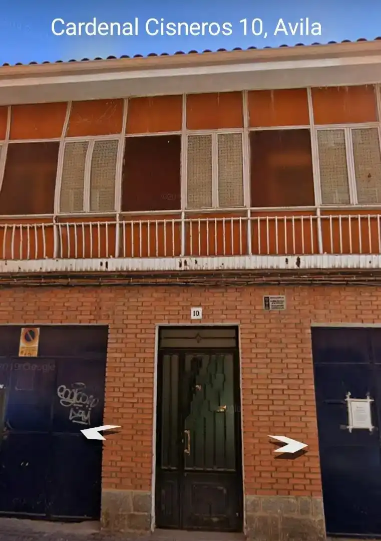 Vista exterior de Casa o xalet en venda en Ávila Capital amb Balcó