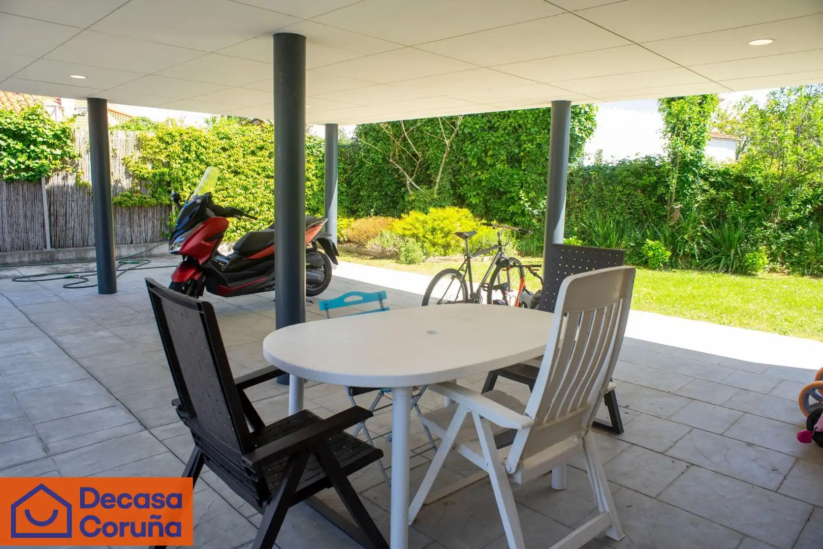 Terrassa de Casa o xalet en venda en Oleiros amb Aire condicionat, Calefacció i Jardí privat