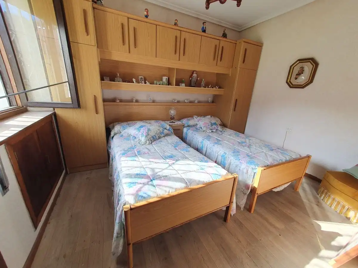 Casa con jardín en venta en Salas, imagen 31