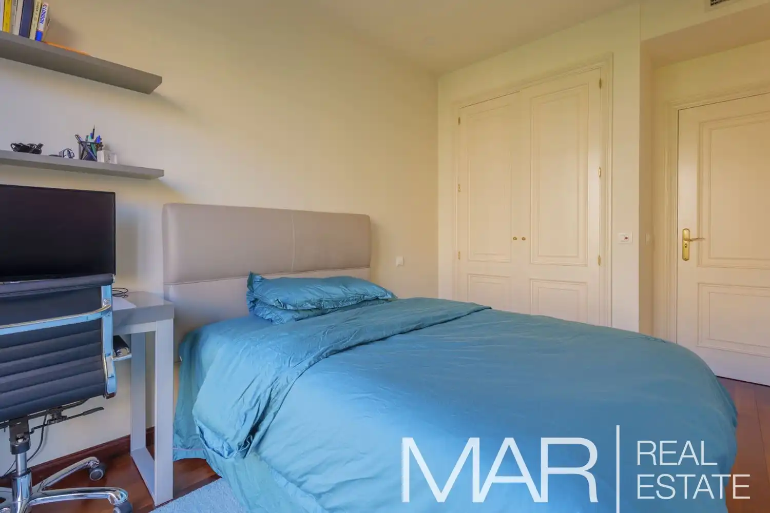 Flat for sale in Calle Nogales, Acacias