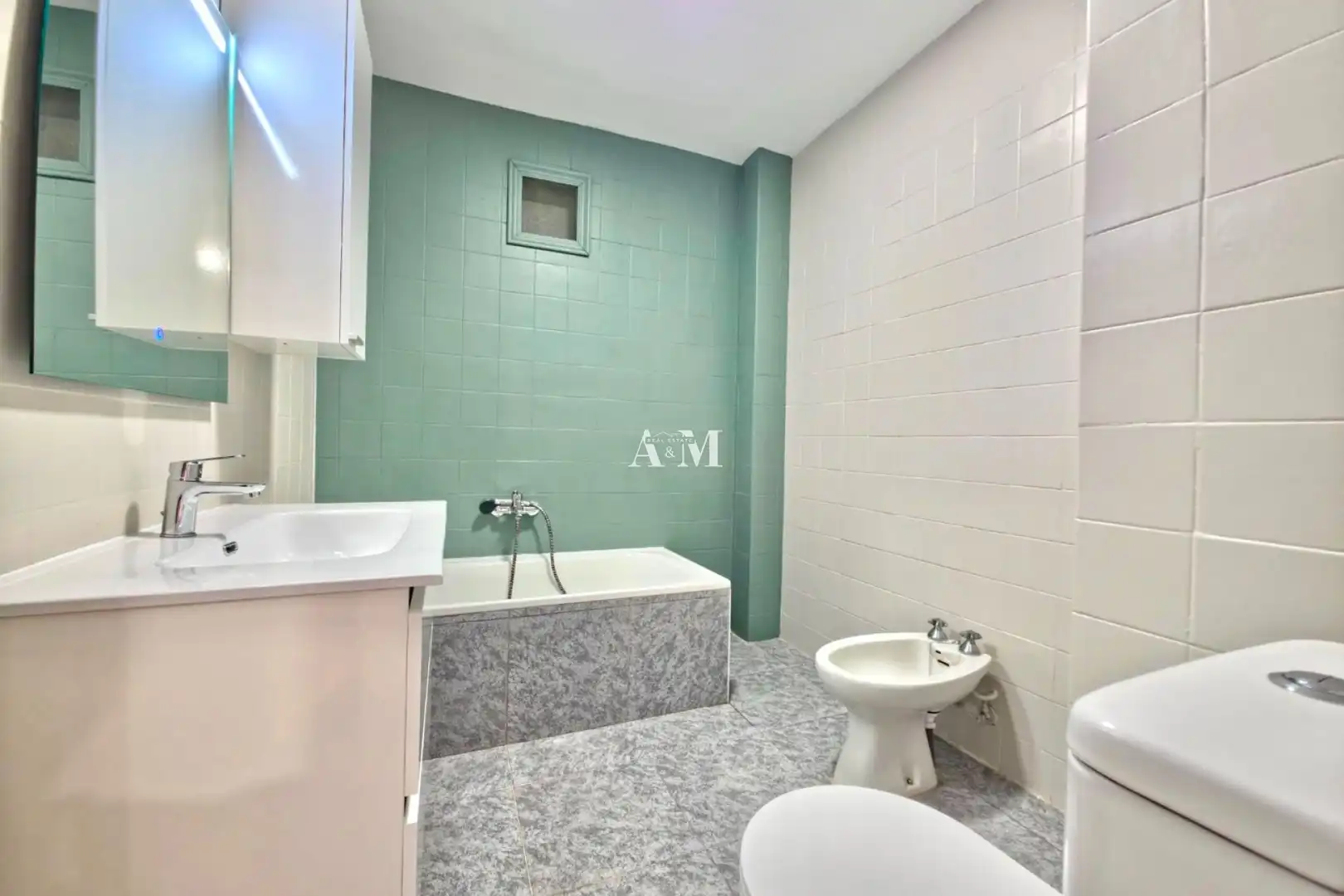 Bathroom of Flat for sale in Torrevieja  with Balcony