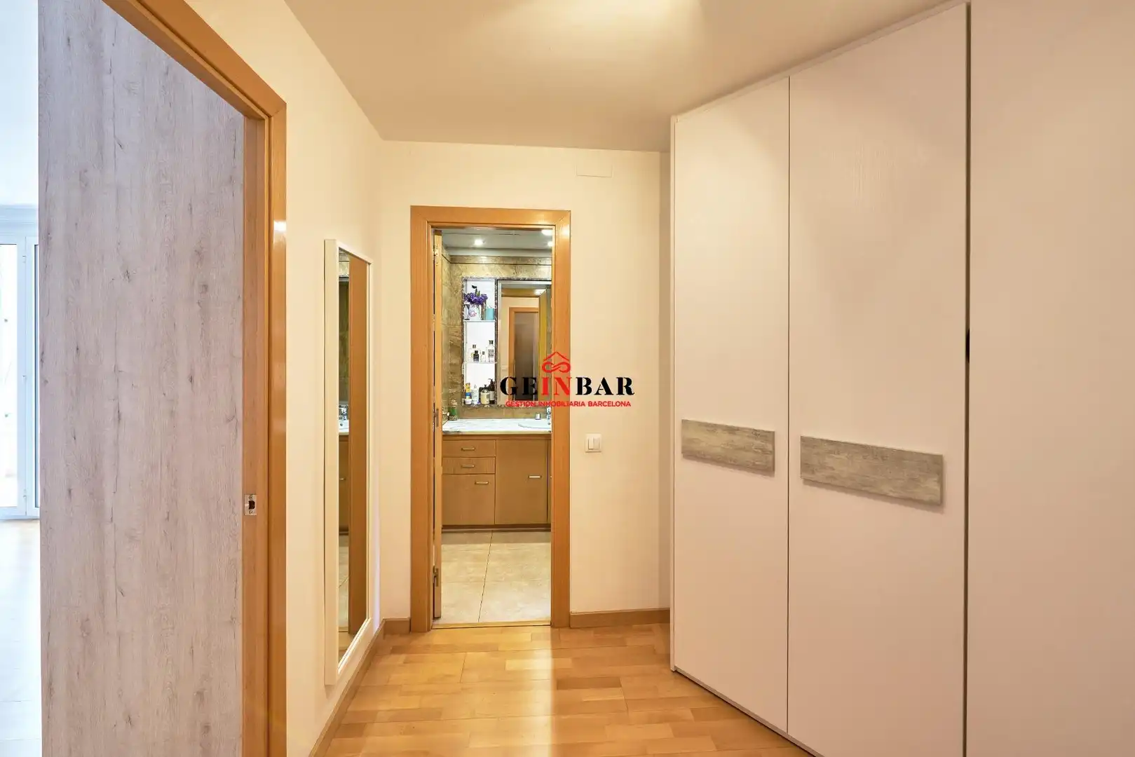 Flat for sale in Barcelona  with Air Conditioner, Heating and Parquet flooring