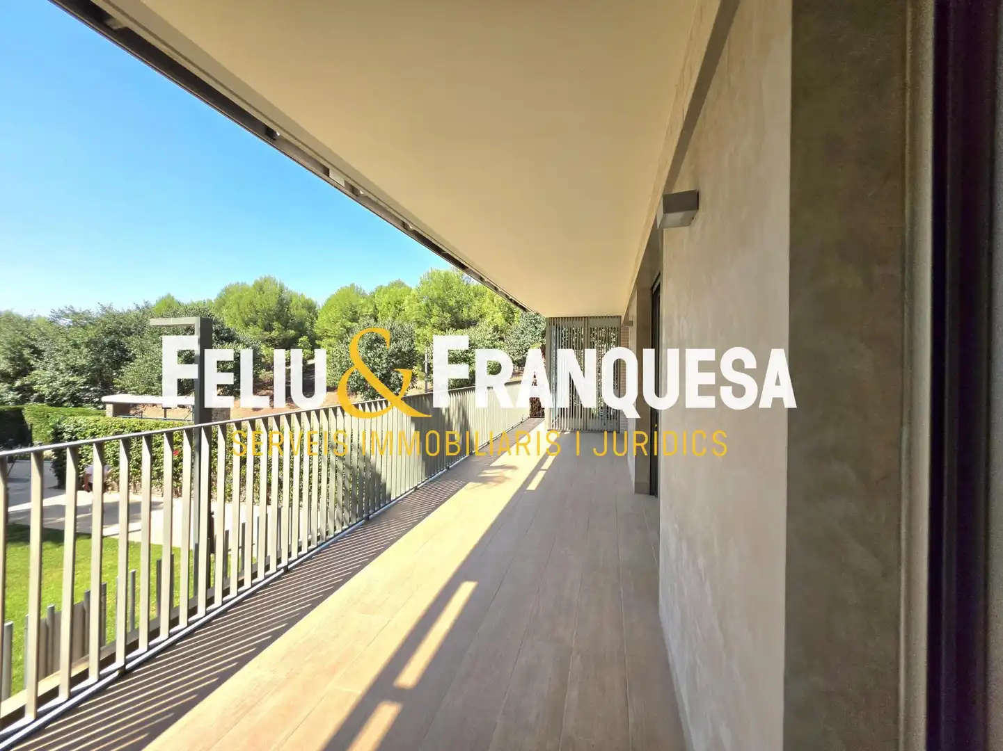 Vista exterior de Piso en venta en Sant Cugat del Vallès con Calefacción, Jardín privado y Terraza