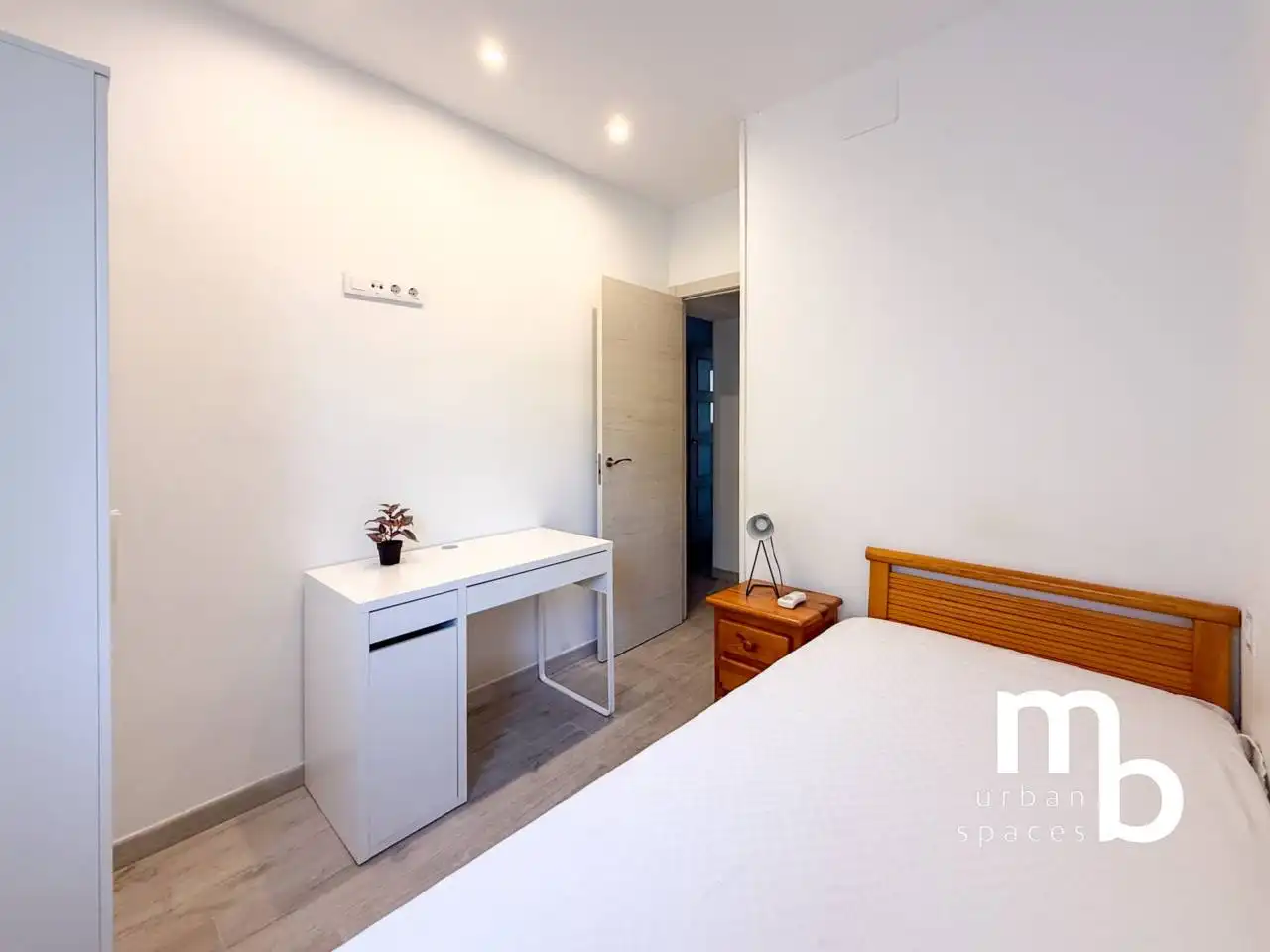 Schlafzimmer von Wohnung zur Miete in Madrid mit Klimaanlage, Heizung und Möbliert