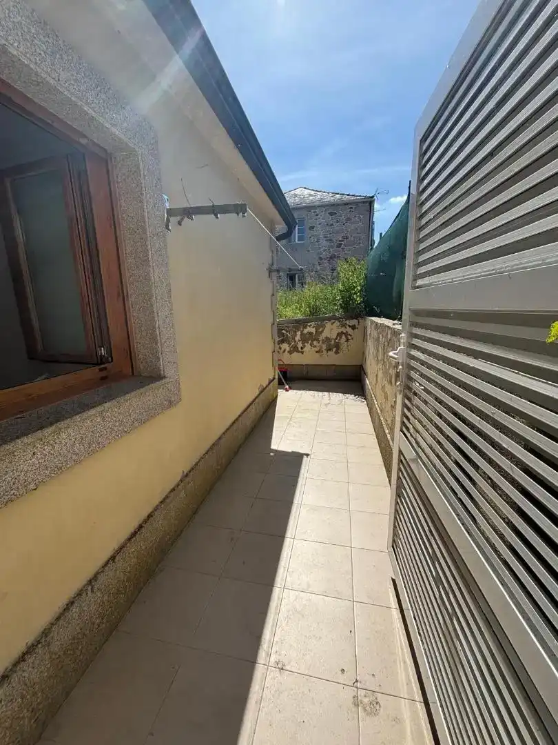 Terrassa de Casa adosada en venda en Guitiriz amb Jardí privat, Moblat i Forn