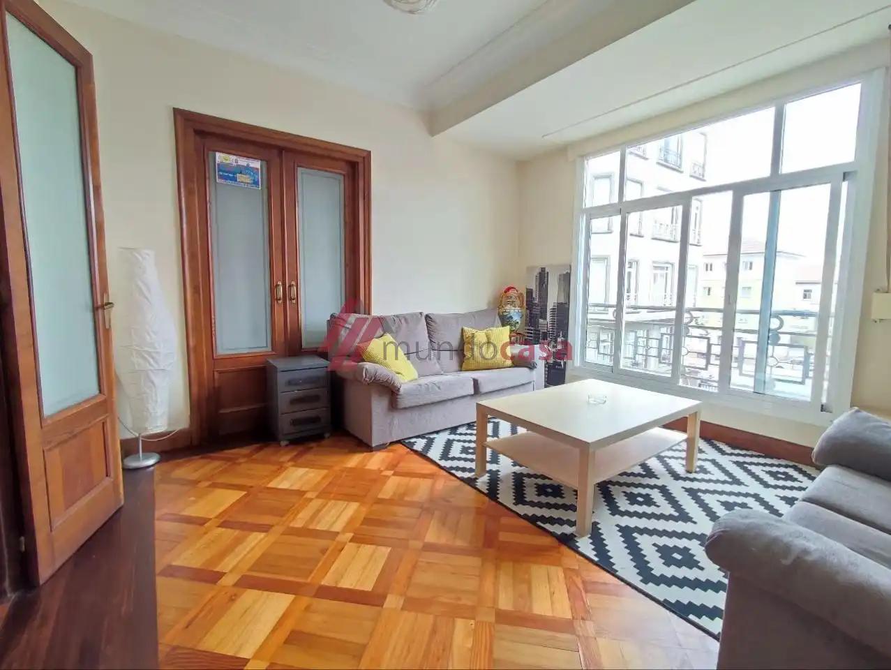 Sala de estar de Piso para compartir en Ferrol con Calefacción, Parquet y Amueblado
