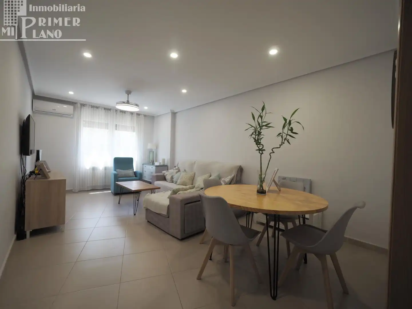 Sala de estar de Piso en venta en Tomelloso con Aire acondicionado, Calefacción y Balcón