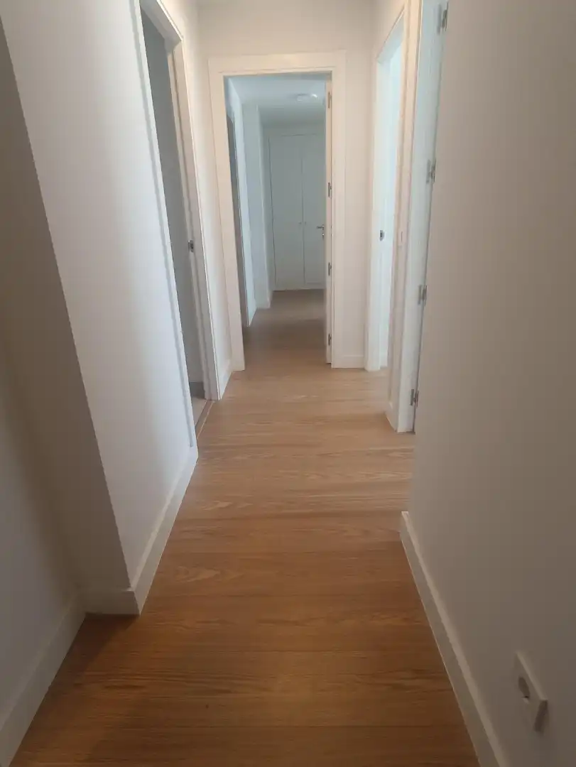 Wohnung zur Miete in Sevilla mit Klimaanlage, Terrasse und Abstellraum