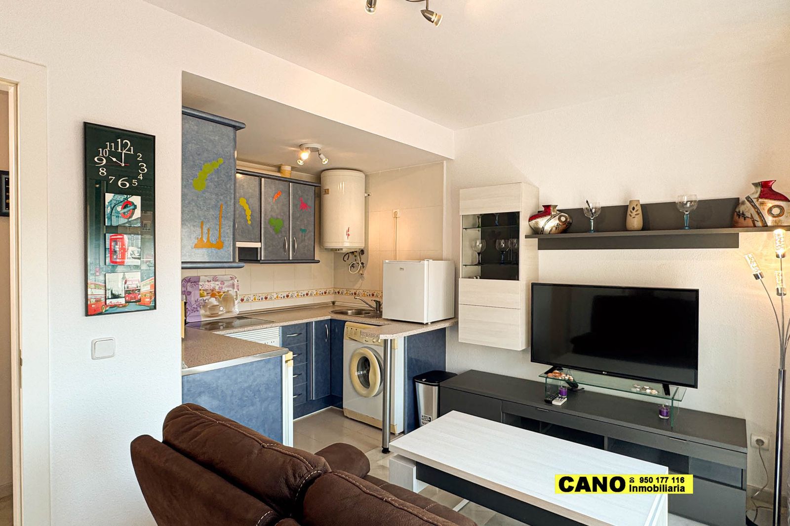 Living room of Flat for sale in Roquetas de Mar  with Terrace and Swimming Pool