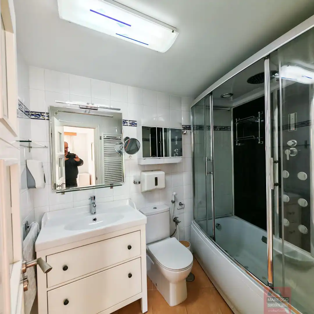 Bathroom of Attic for sale in Fuengirola  with Air Conditioner, Terrace and Community pool