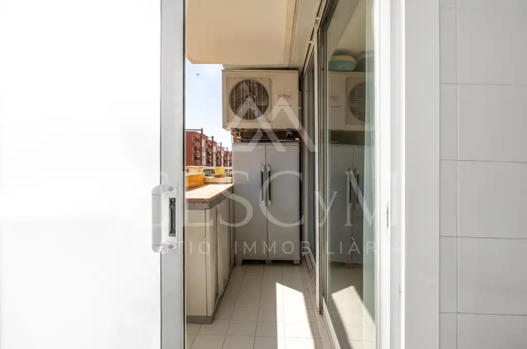 Terraza de Piso en venta en Sant Joan Despí con Parquet, Terraza y Balcón