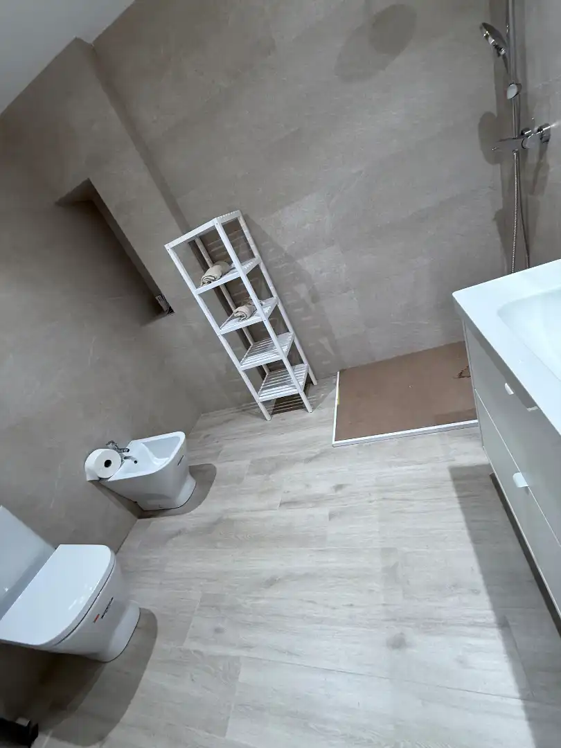 Baño de Piso en venta en Alcalá la Real con Aire acondicionado y Calefacción