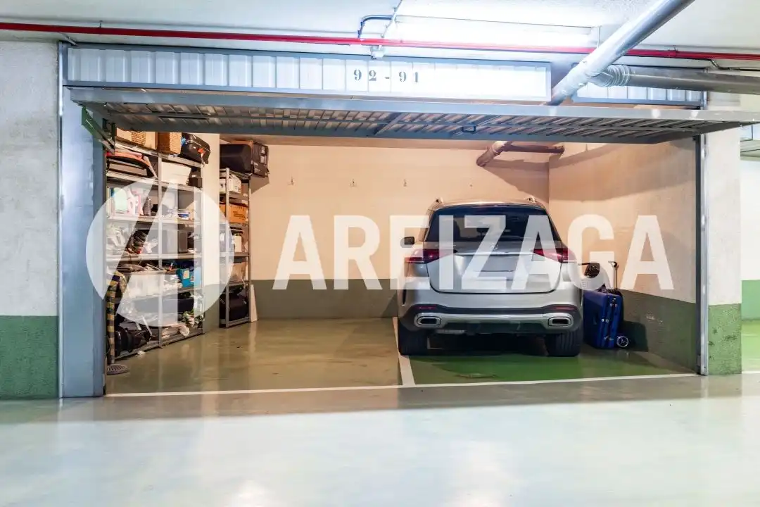 Parkplatz von Wohnung zum Verkauf in Donostia - San Sebastián  mit Heizung, Terrasse und Balkon