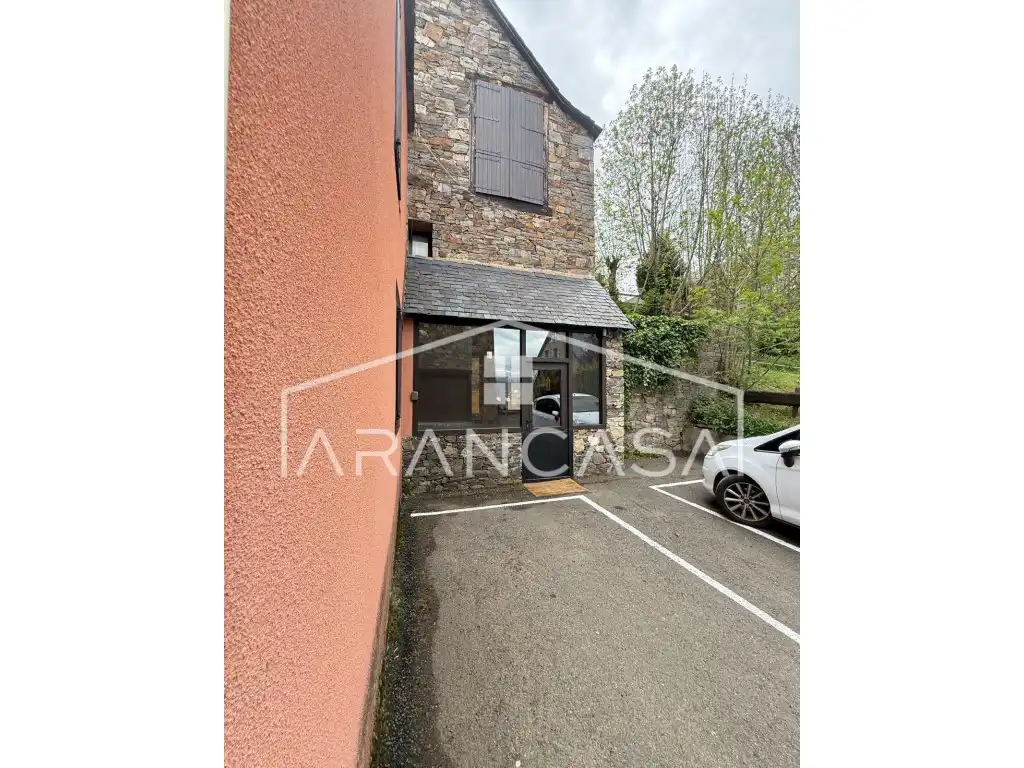 Exterior view of Apartments for sale in Naut Aran