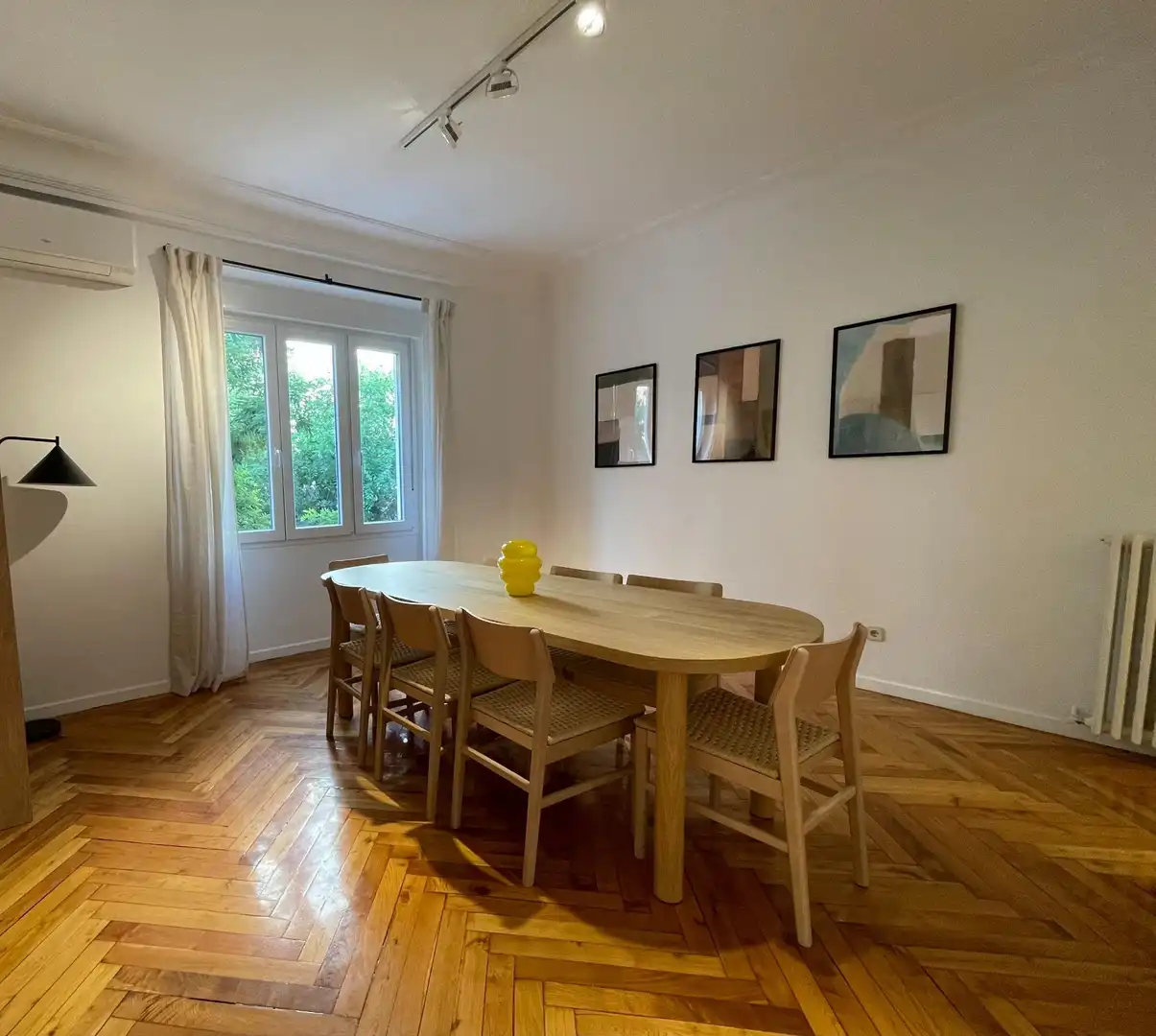 Dining room of Flat for rent in Madrid  with Air Conditioner, Heating and Parquet flooring