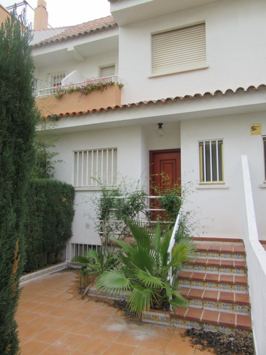 Casa adosada de lloguer a Carrer de la Rioja, 47, Playa de Gandia