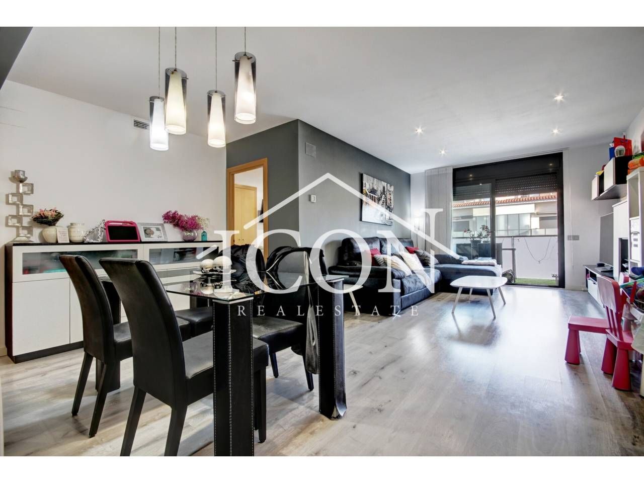 Sala d'estar de Àtic en venda en Castelldefels amb Aire condicionat, Calefacció i Parquet