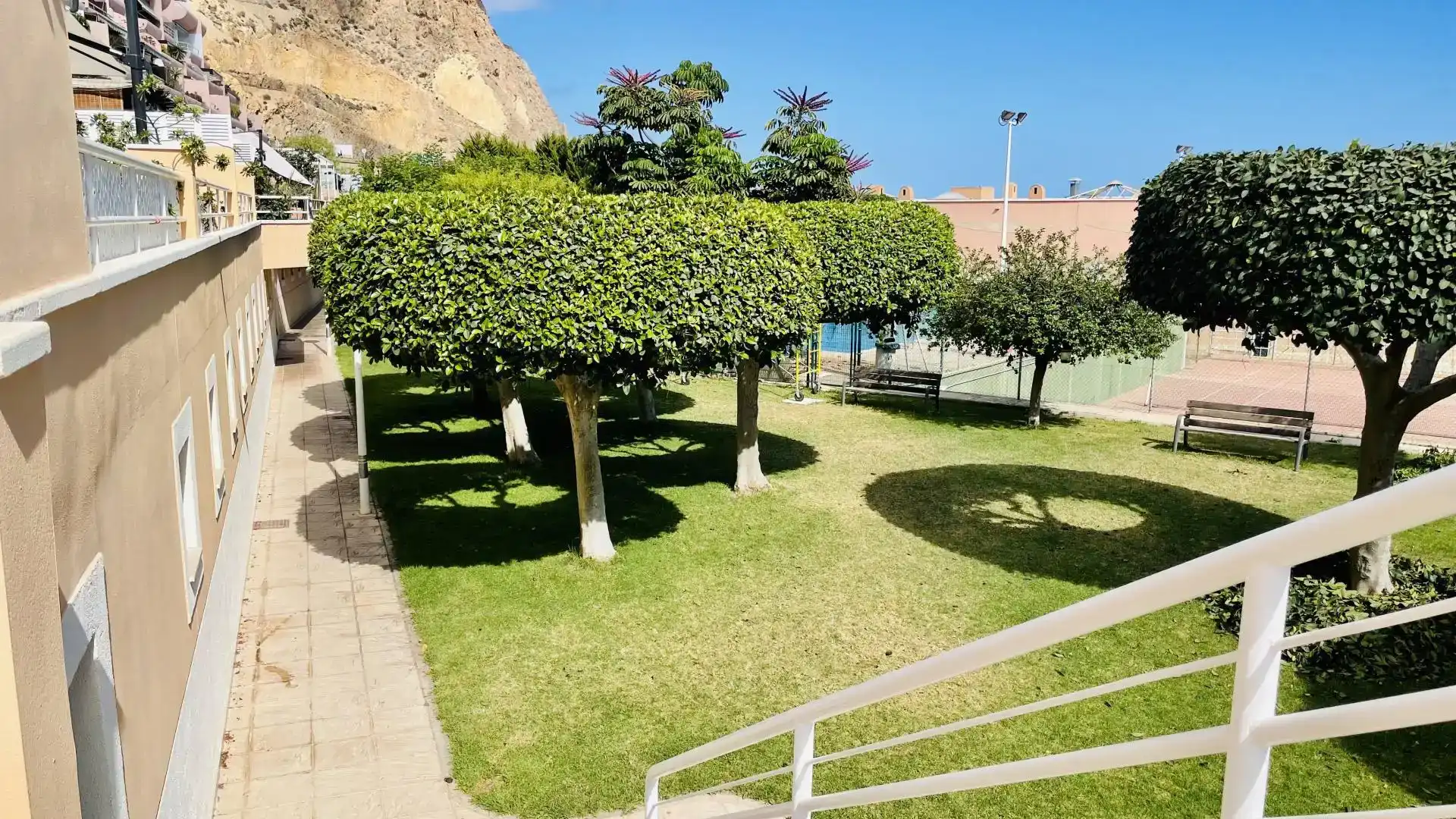 Jardí de Apartament de lloguer en Roquetas de Mar