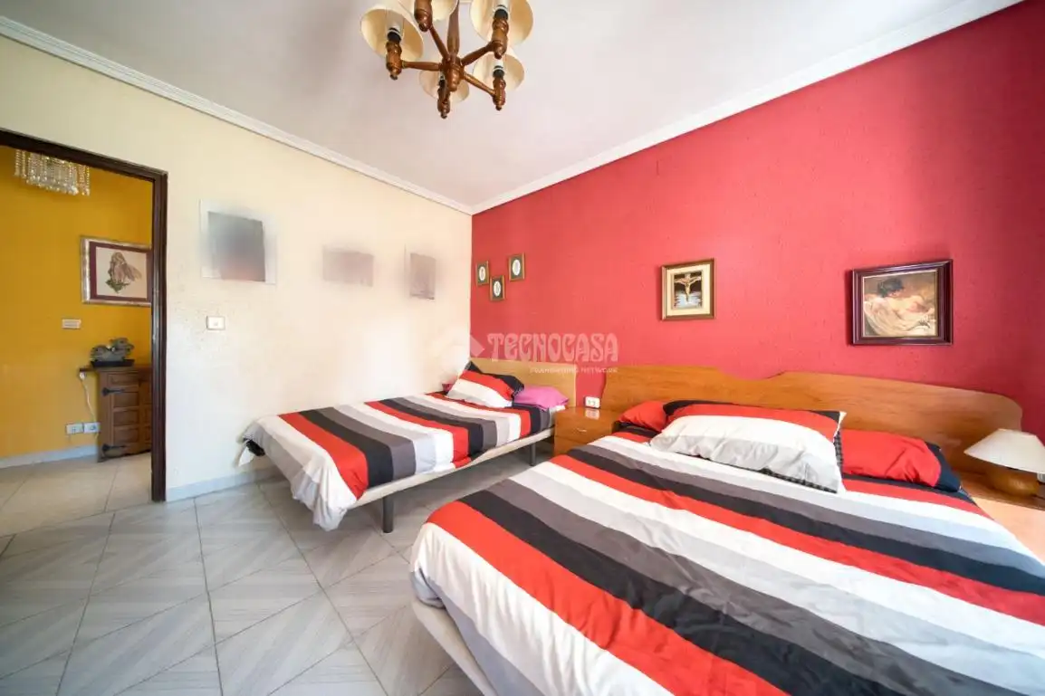 Bedroom of Houses for sale in Villanueva de Duero  with Heating and Swimming Pool