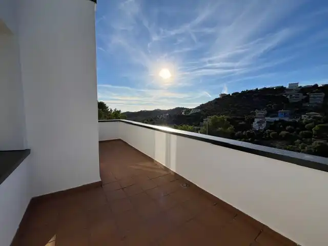 Vista exterior de Casa o xalet en venda en Calafell amb Aire condicionat, Calefacció i Jardí privat