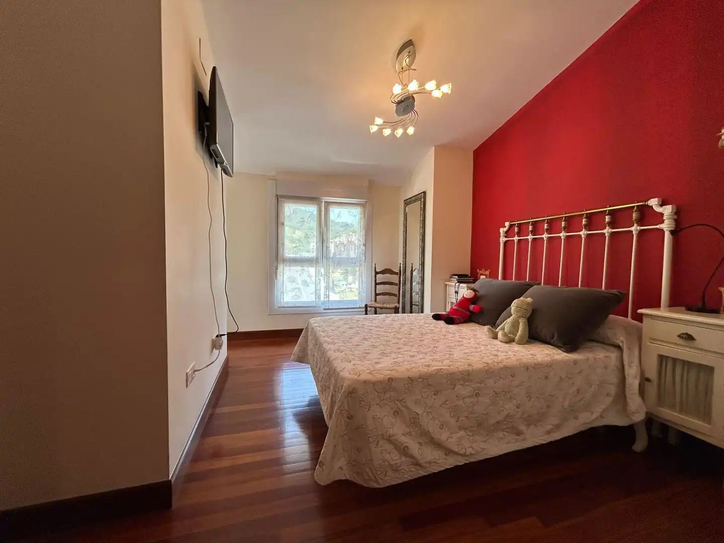Habitación de Casa adosada en venta en Artziniega con Calefacción, Jardín privado y Terraza