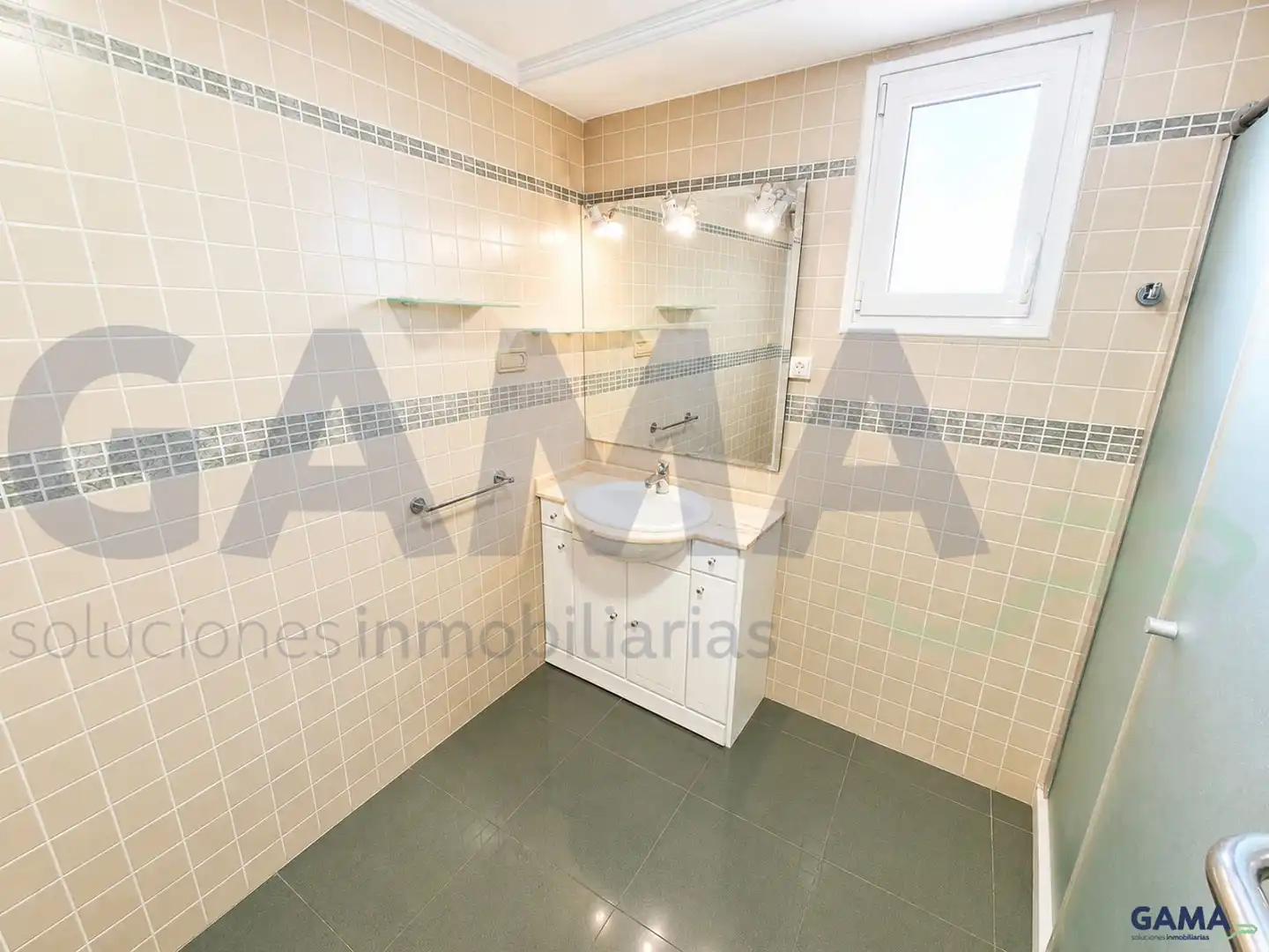 Baño de Ático en venta en Alzira con Aire acondicionado