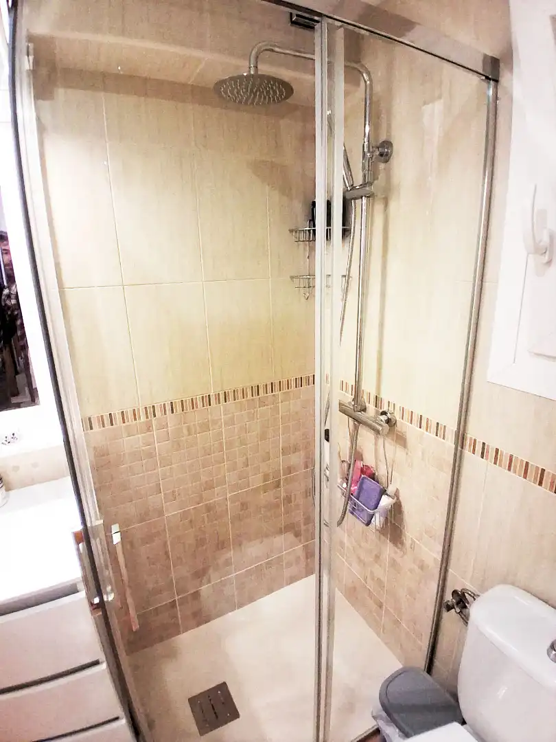 Bathroom of Apartments for rent in Granada  with Air Conditioner, Furnished and Oven