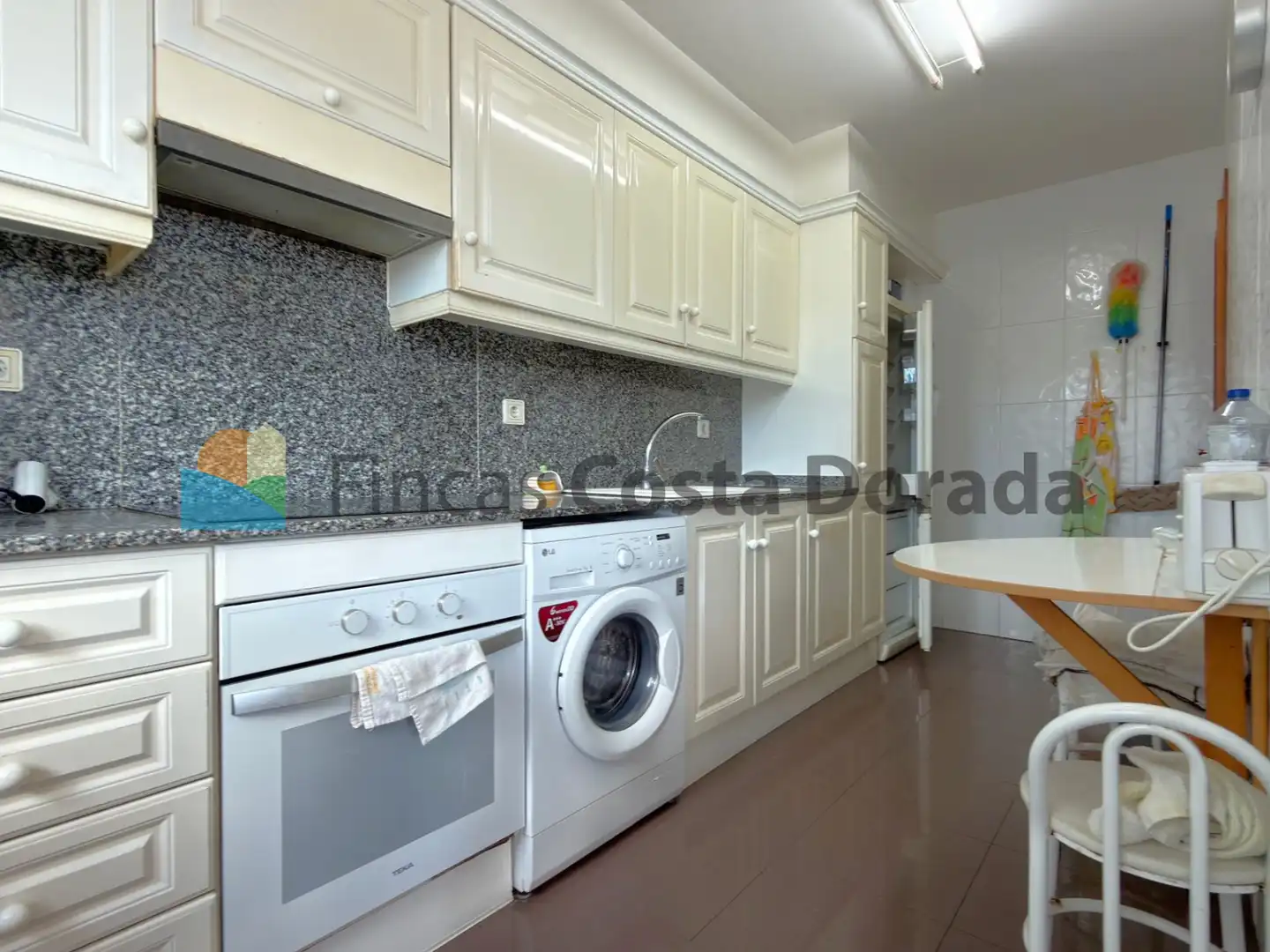 Cocina de Planta baja en venta en Cubelles con Aire acondicionado, Calefacción y Jardín privado