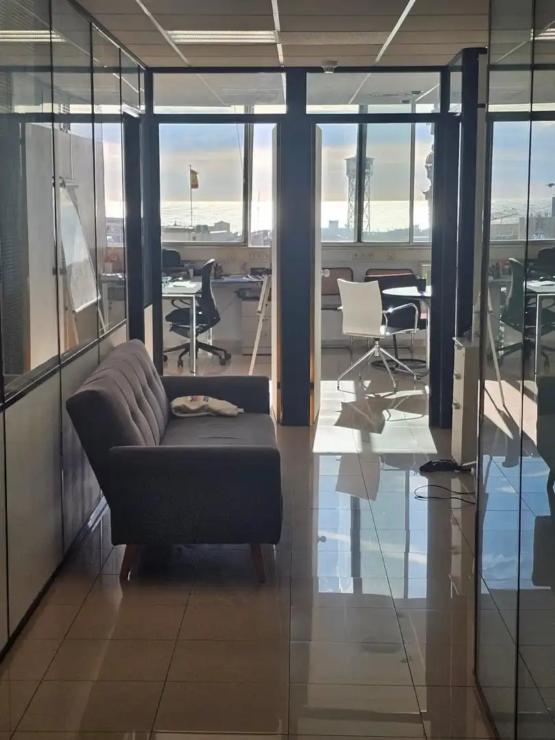 Büro zum Verkauf in Barcelona mit Klimaanlage, Heizung und Terrasse