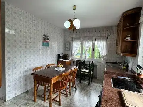 Menjador de Casa o xalet en venda en Villaviciosa amb Balcó