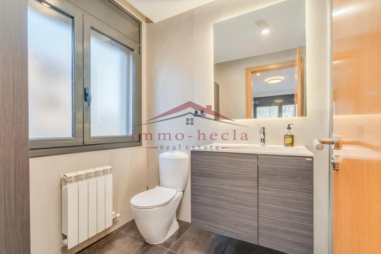 Baño de Dúplex en venta en Castellolí con Calefacción, Terraza y Horno
