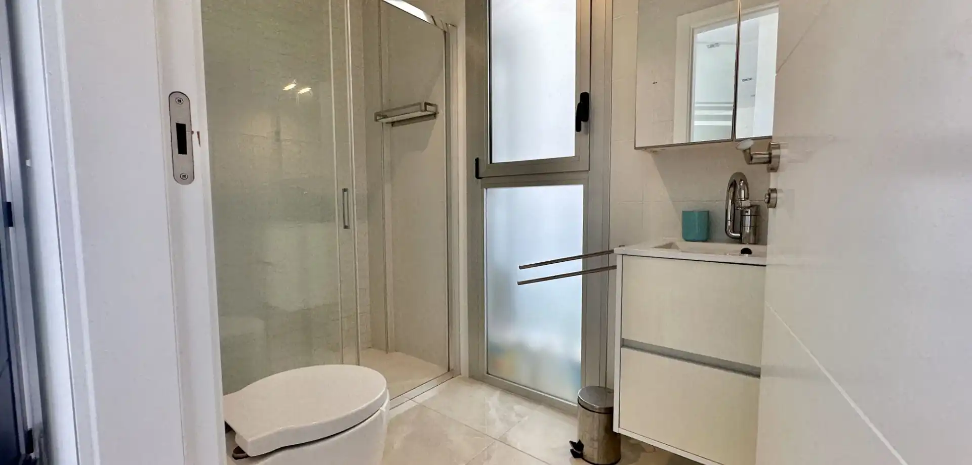 Bany de Casa o xalet en venda en Orihuela amb Aire condicionat, Jardí privat i Terrassa