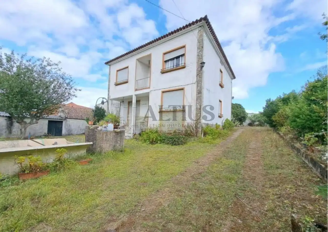 Vista exterior de Casa o chalet en venta en Boiro con Calefacción, Jardín privado y Amueblado