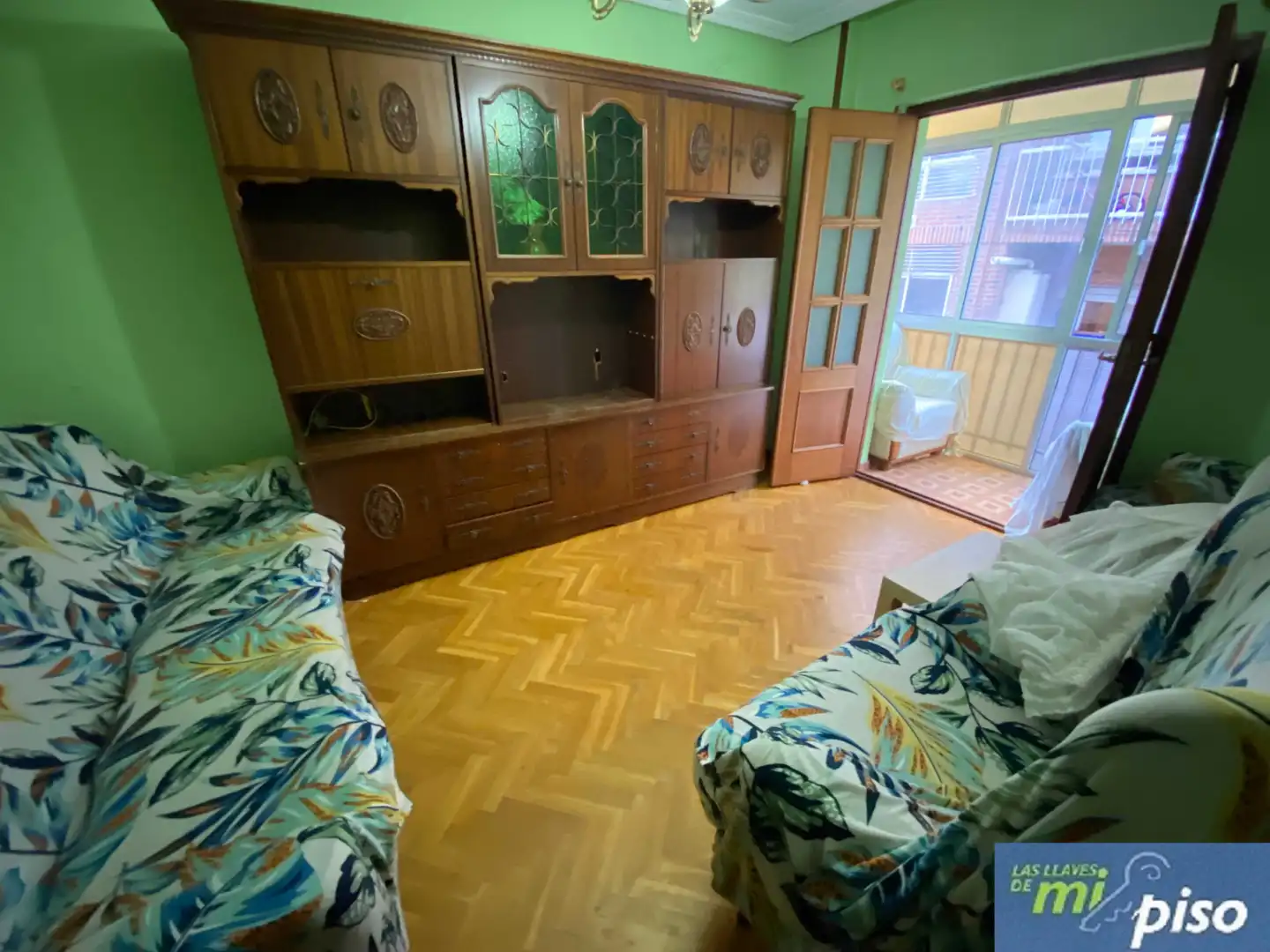 Living room of Flat for sale in Tordesillas  with Parquet flooring, Terrace and Furnished