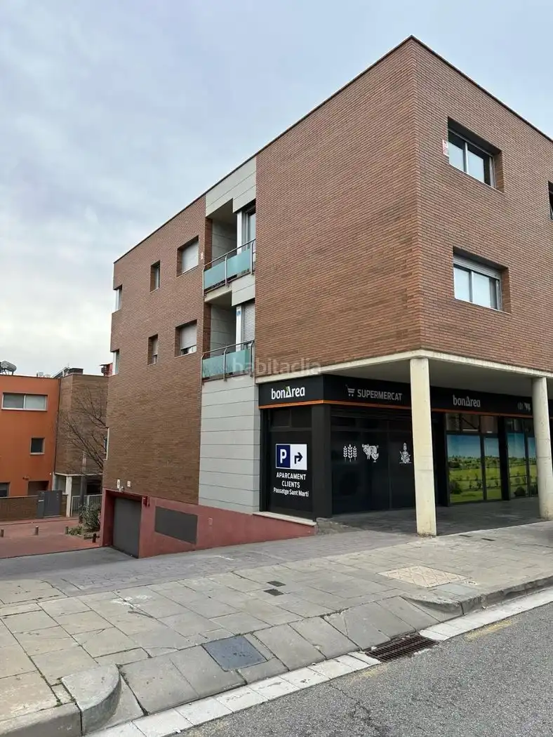 Individual for sale in Carrer Federica Montseny 3