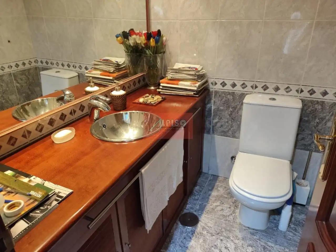 Bathroom of Duplexes for rent in Ourense Capital   with Heating, Parquet flooring and Furnished