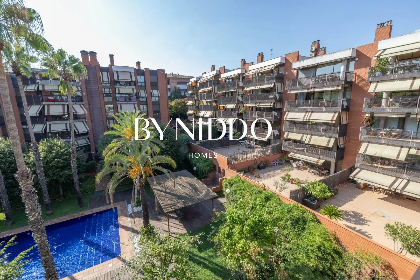 Vista exterior de Ático en venta en Sant Cugat del Vallès con Aire acondicionado, Calefacción y Parquet