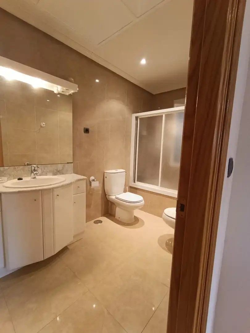 Bathroom of Houses for sale in Buendía  with Air Conditioner, Heating and Private garden