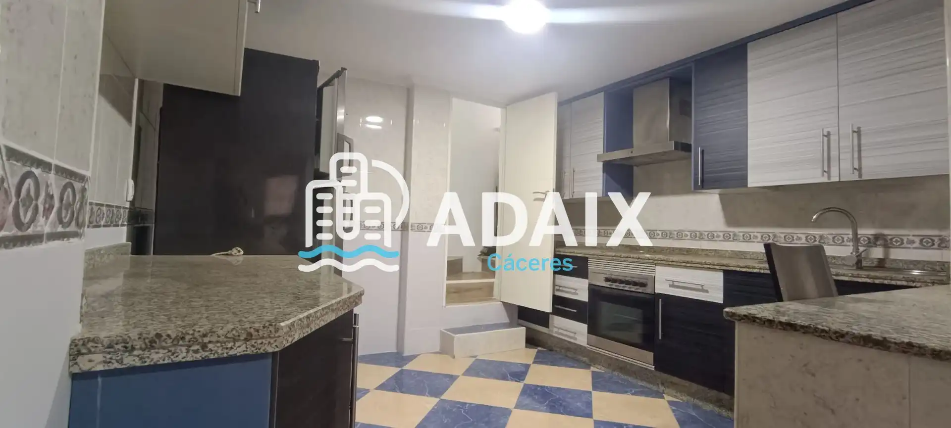 Terraced house for sale in C/ SANTA LUCÍA, imagen 2