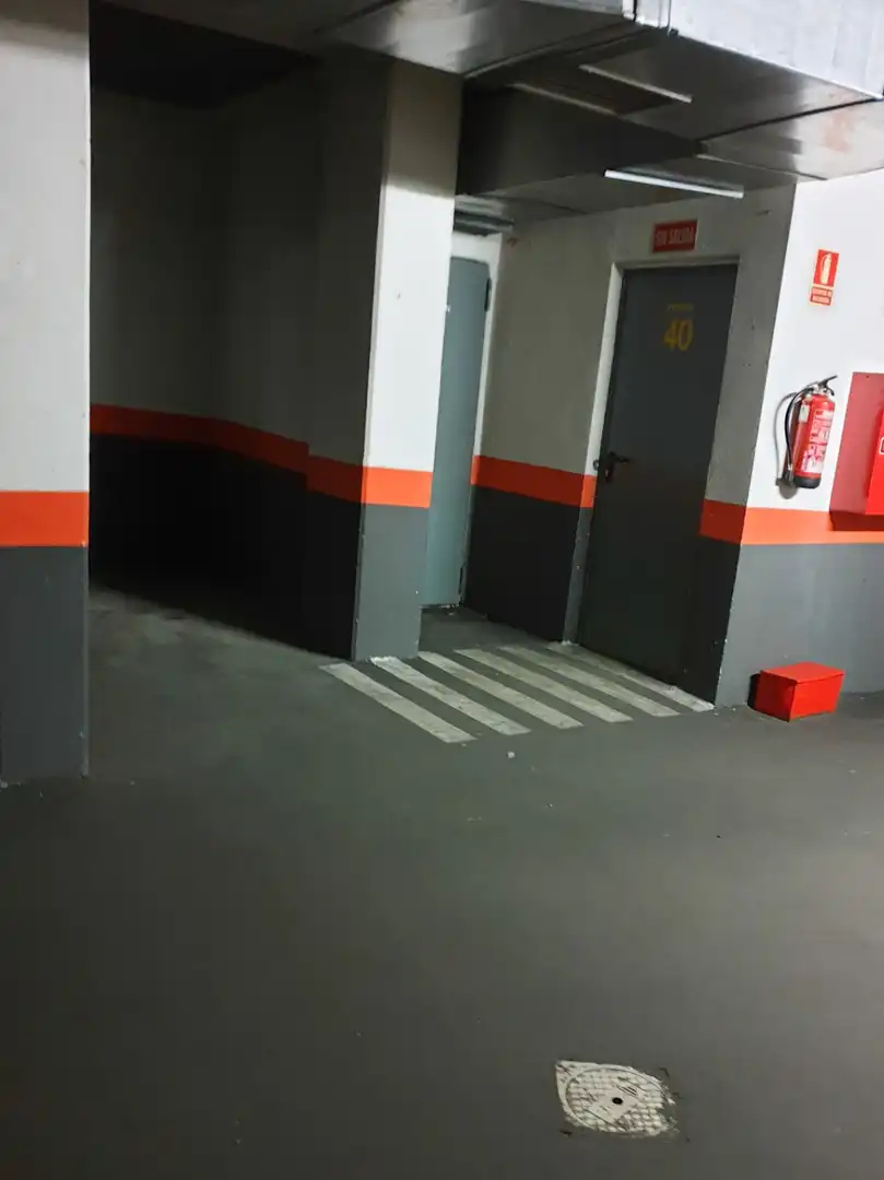 Parking of Garage for rent in Madrid