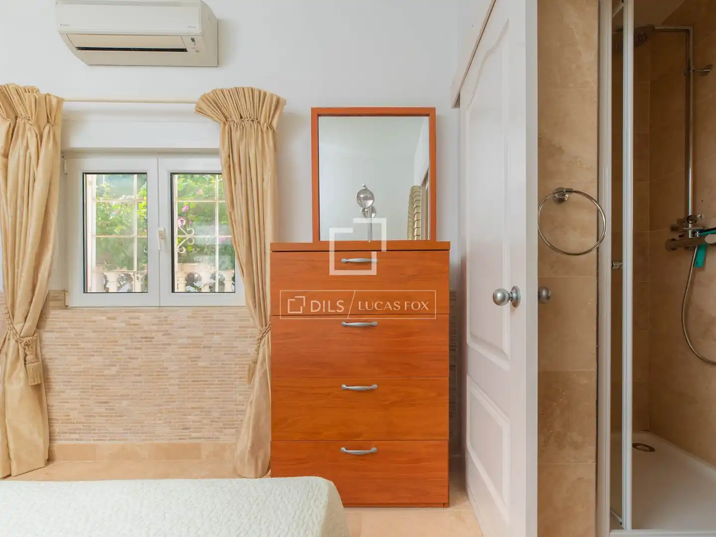 Schlafzimmer von Country house zum Verkauf in Sant Josep de sa Talaia mit Klimaanlage, Privatgarten und Terrasse